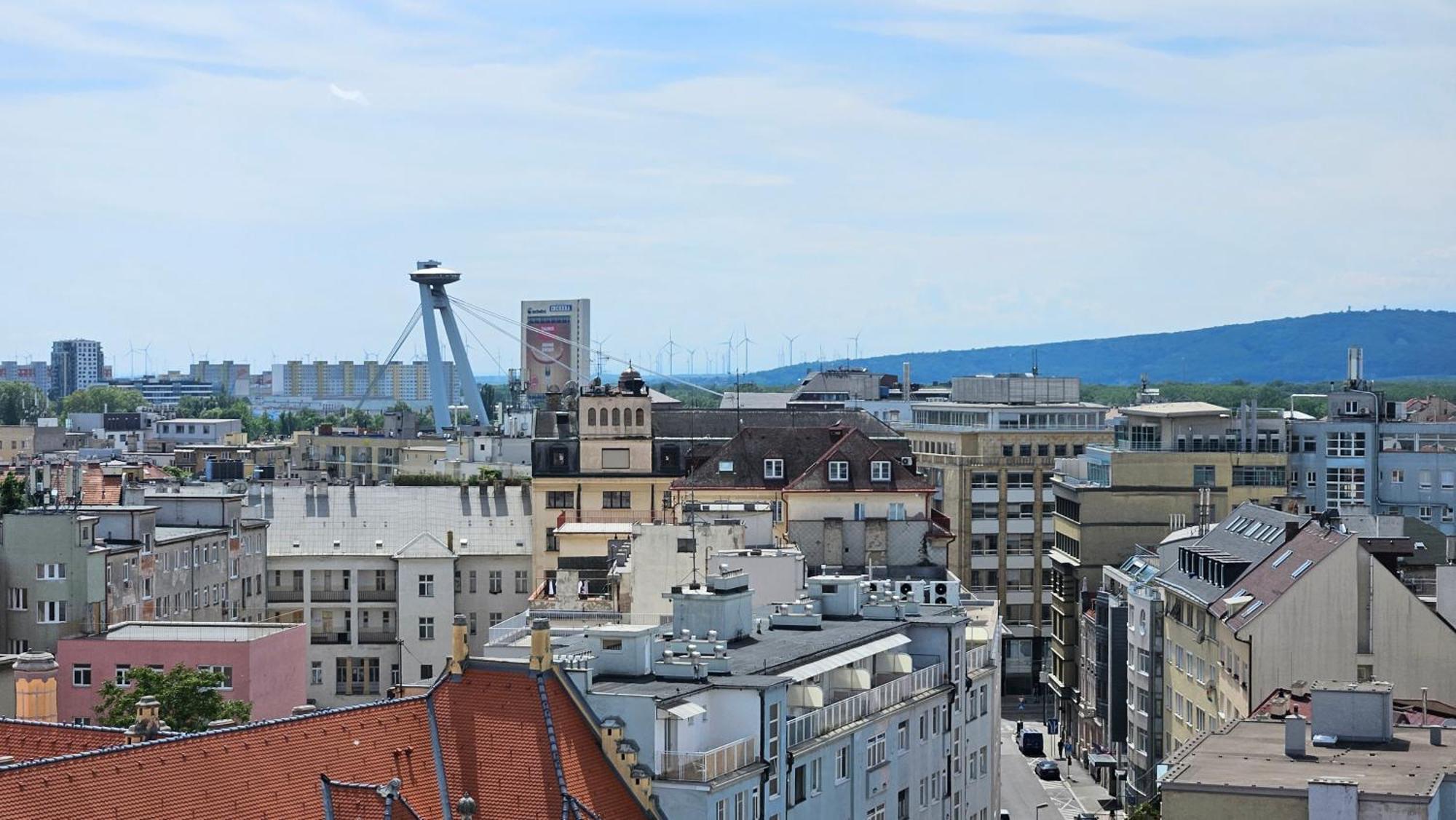 Panorama View Design Apt In Old Town - Free Parking Pressburg Exterior foto