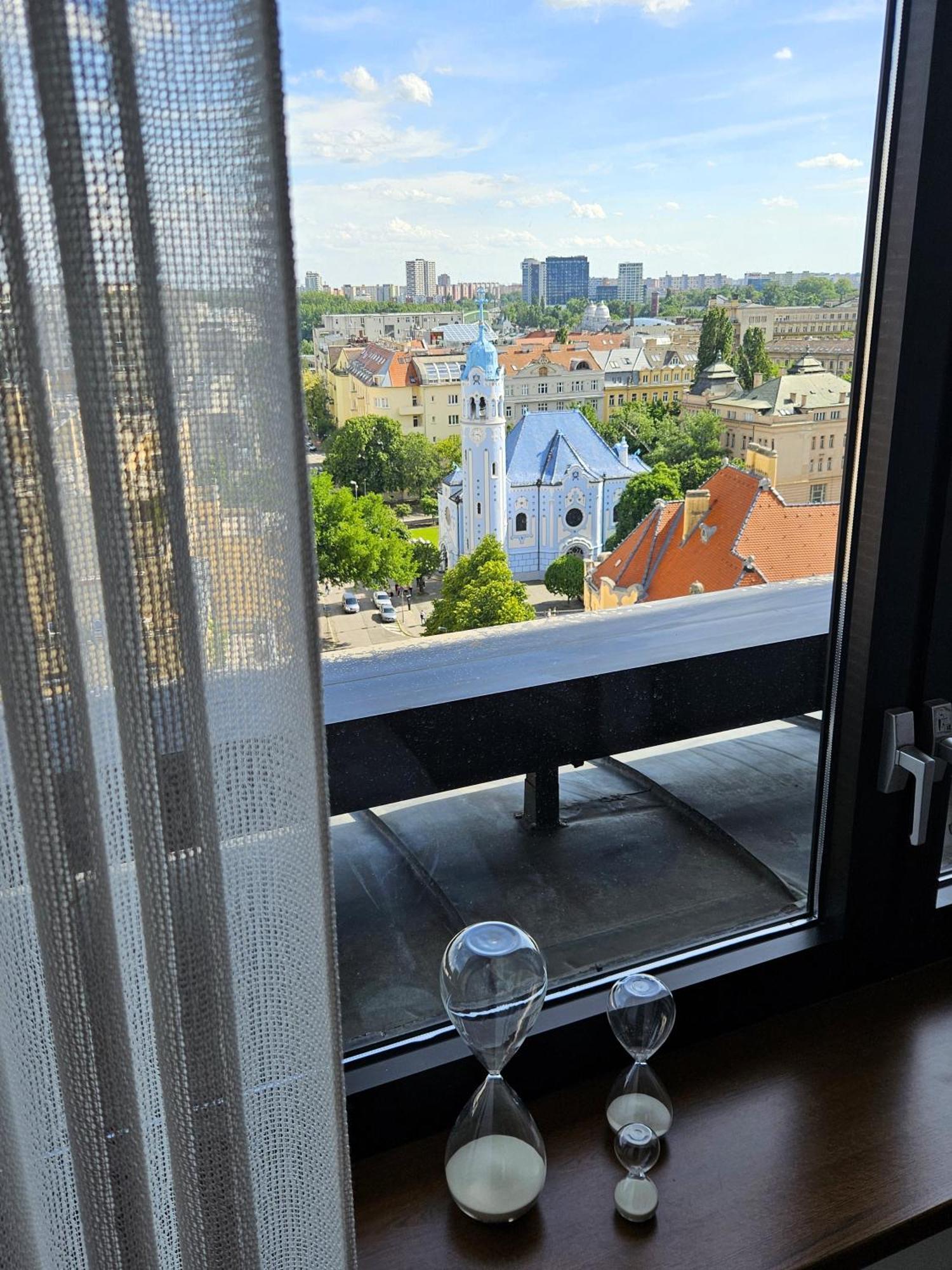 Panorama View Design Apt In Old Town - Free Parking Pressburg Exterior foto