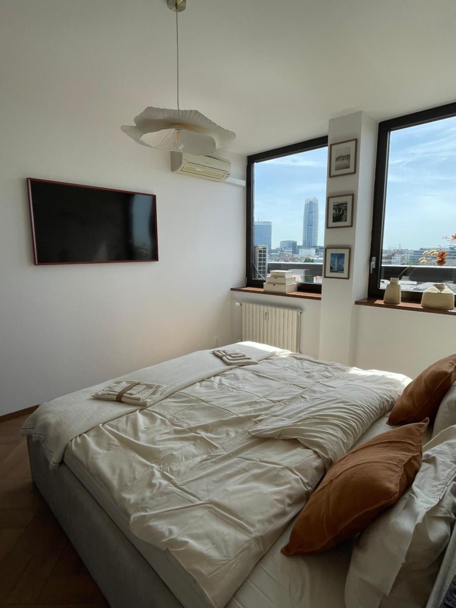 Panorama View Design Apt In Old Town - Free Parking Pressburg Exterior foto