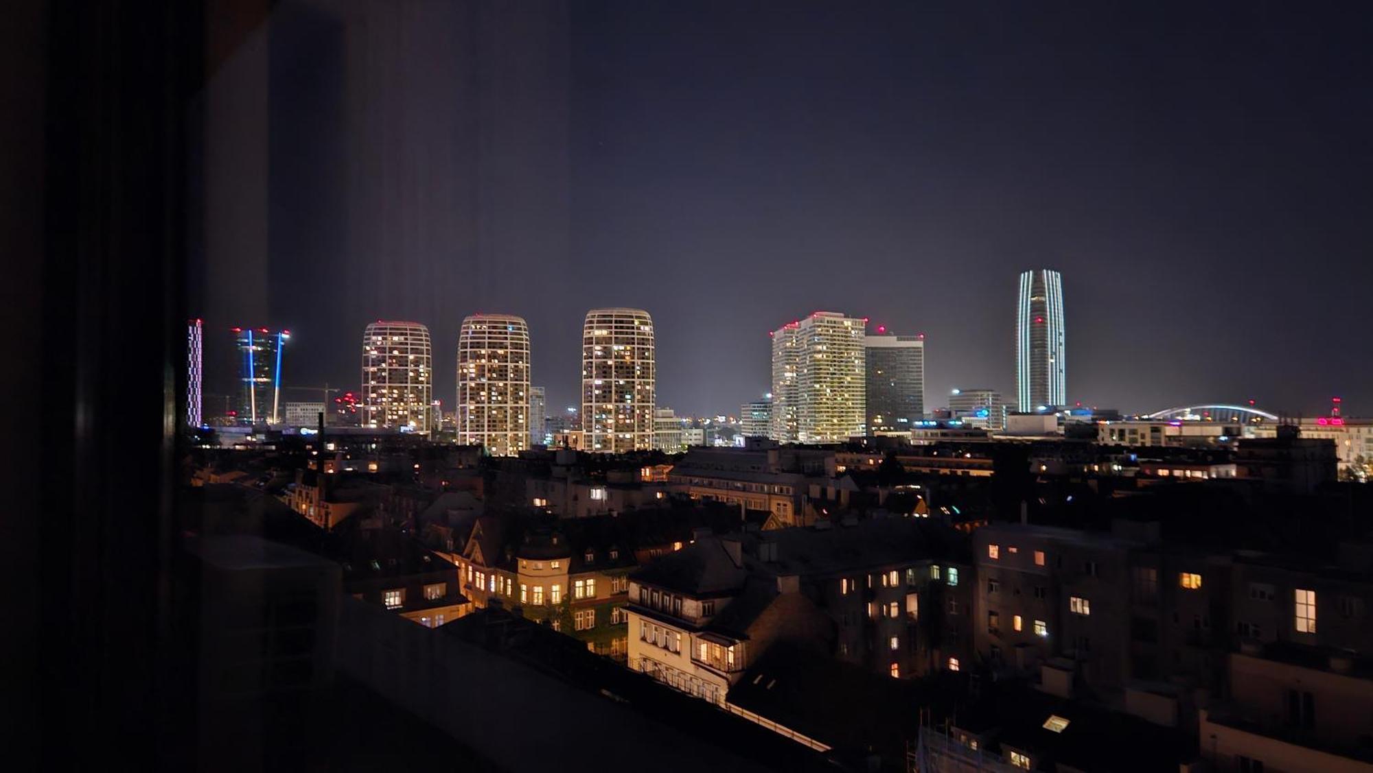 Panorama View Design Apt In Old Town - Free Parking Pressburg Exterior foto