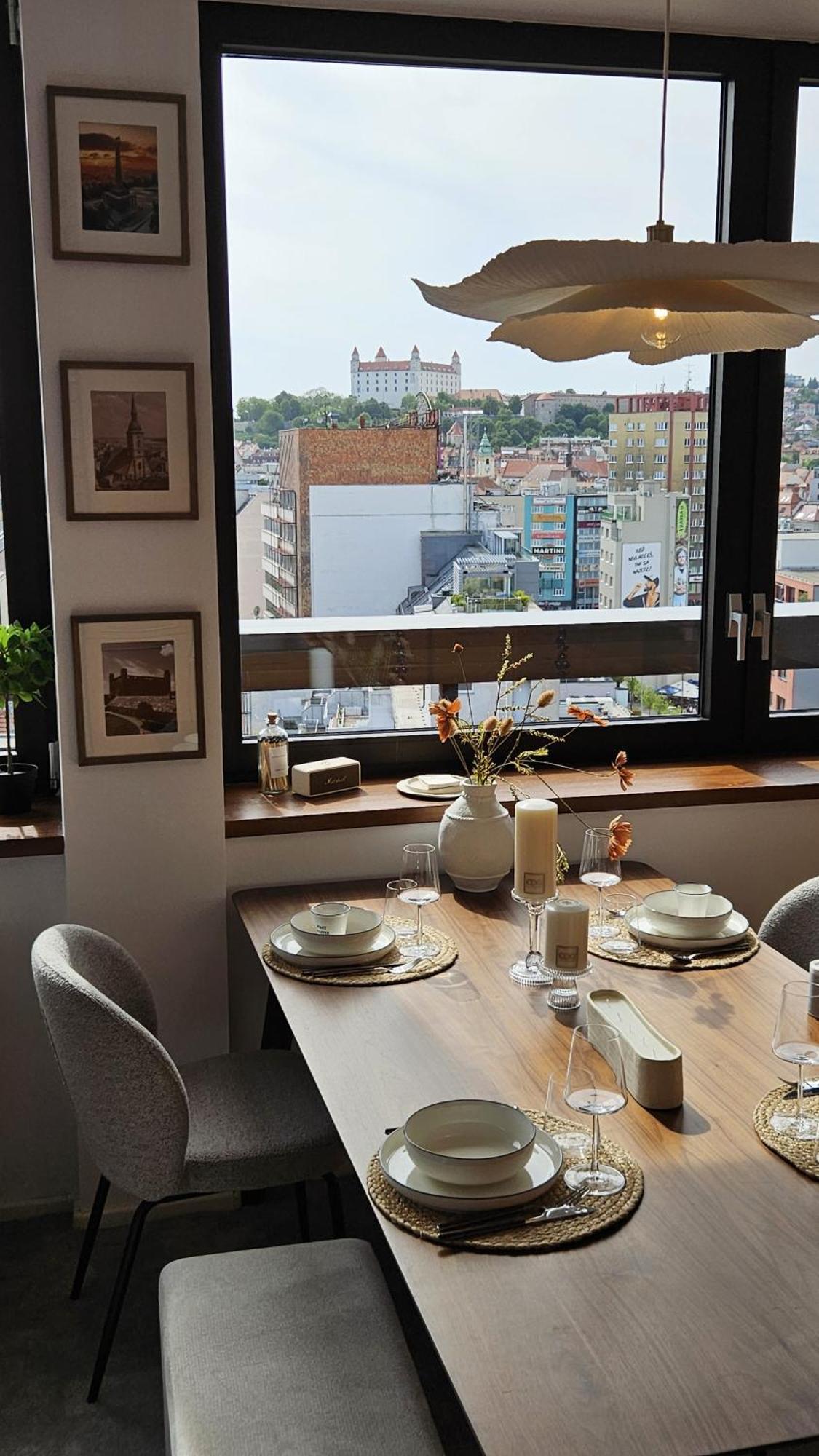 Panorama View Design Apt In Old Town - Free Parking Pressburg Exterior foto